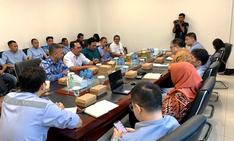 Kunjungan Direktur Utama PT PLN Tarakan ke PLTU IPP Kalbar-1 di Bengkayang, Kalimantan Barat. 